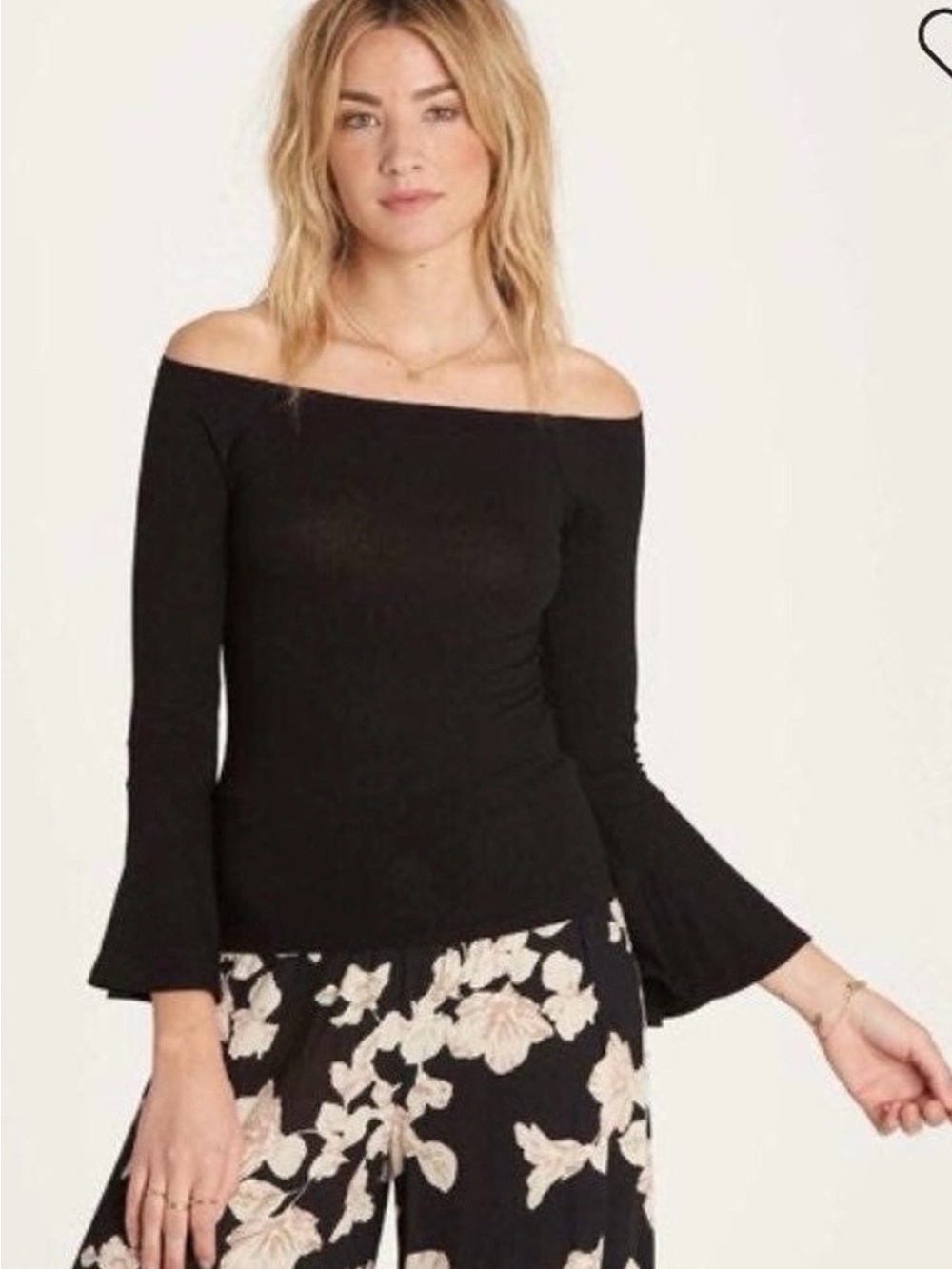 Billabong Women’s Off-Shoulder Bell Sleeve Ribbed Black Out There Top Size Small